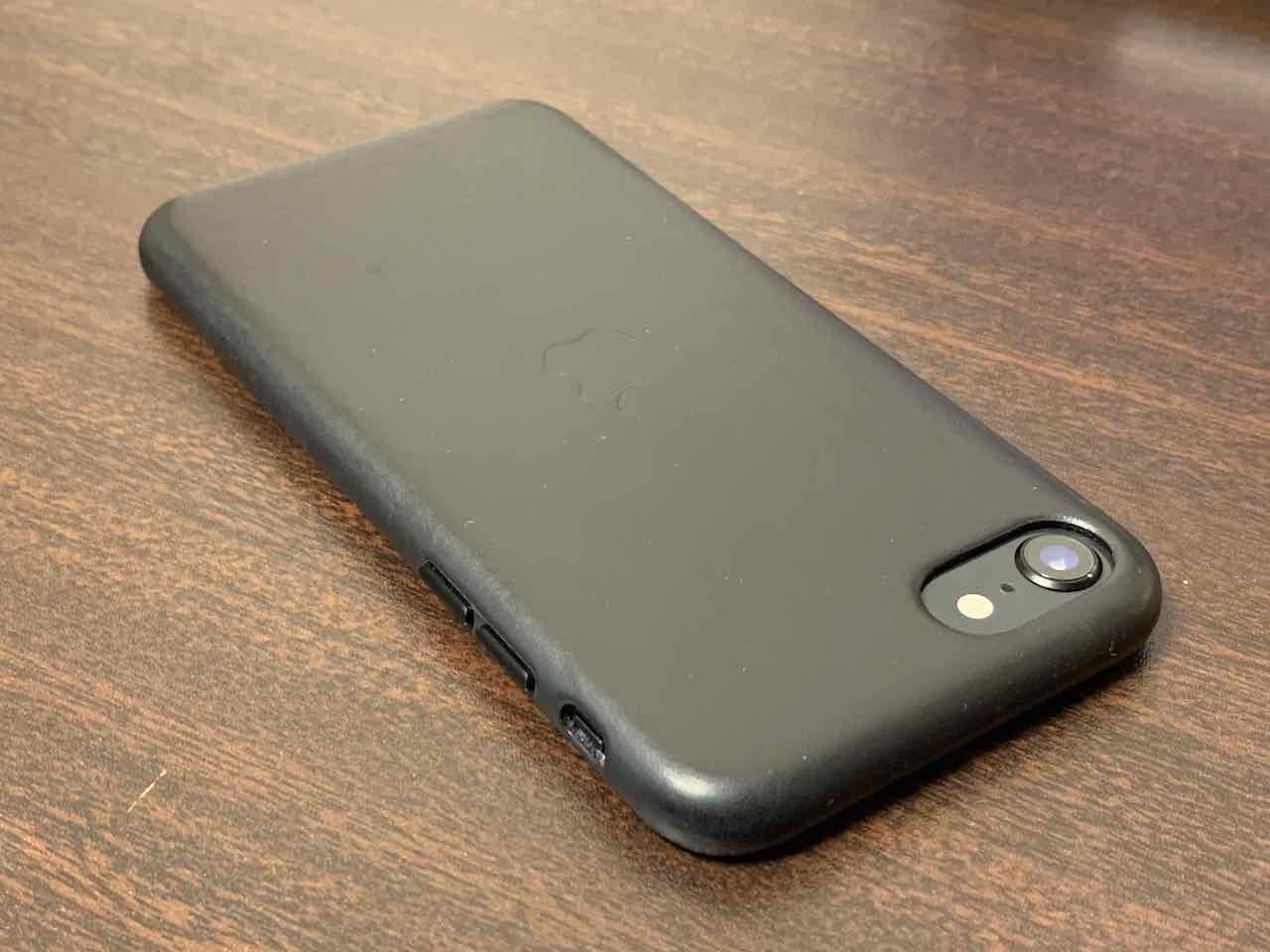 【新品】純正 iPhone 7 / 8 / SE レザーケース・ブラック②